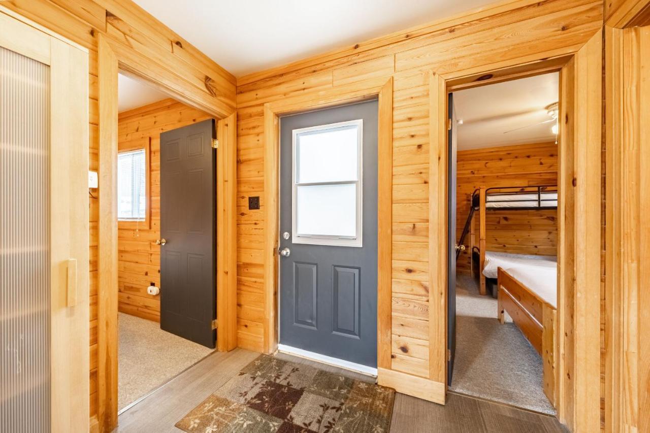 Oakview Lodge & Marina Algonquin Highlands Екстериор снимка