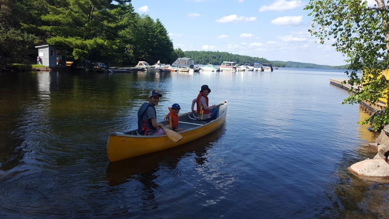 Oakview Lodge & Marina Algonquin Highlands Екстериор снимка
