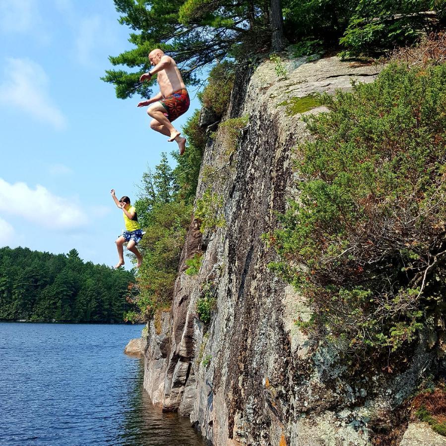 Oakview Lodge & Marina Algonquin Highlands Екстериор снимка