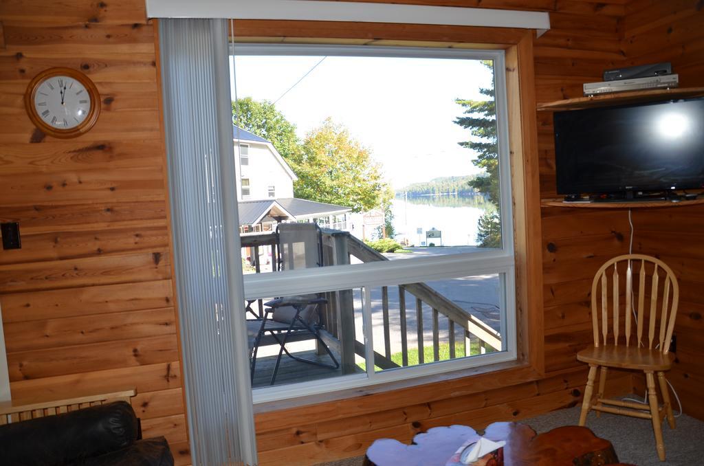 Oakview Lodge & Marina Algonquin Highlands Екстериор снимка