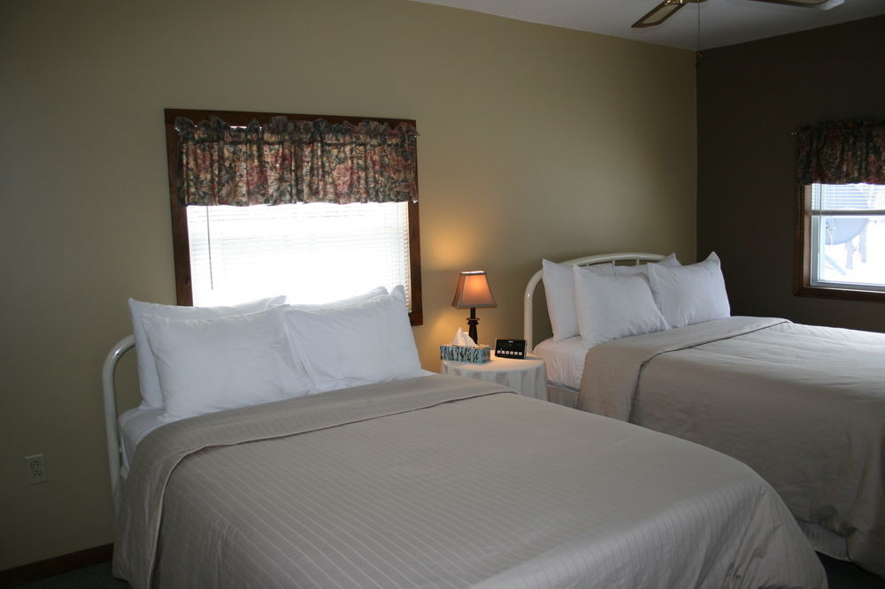 Oakview Lodge & Marina Algonquin Highlands Екстериор снимка