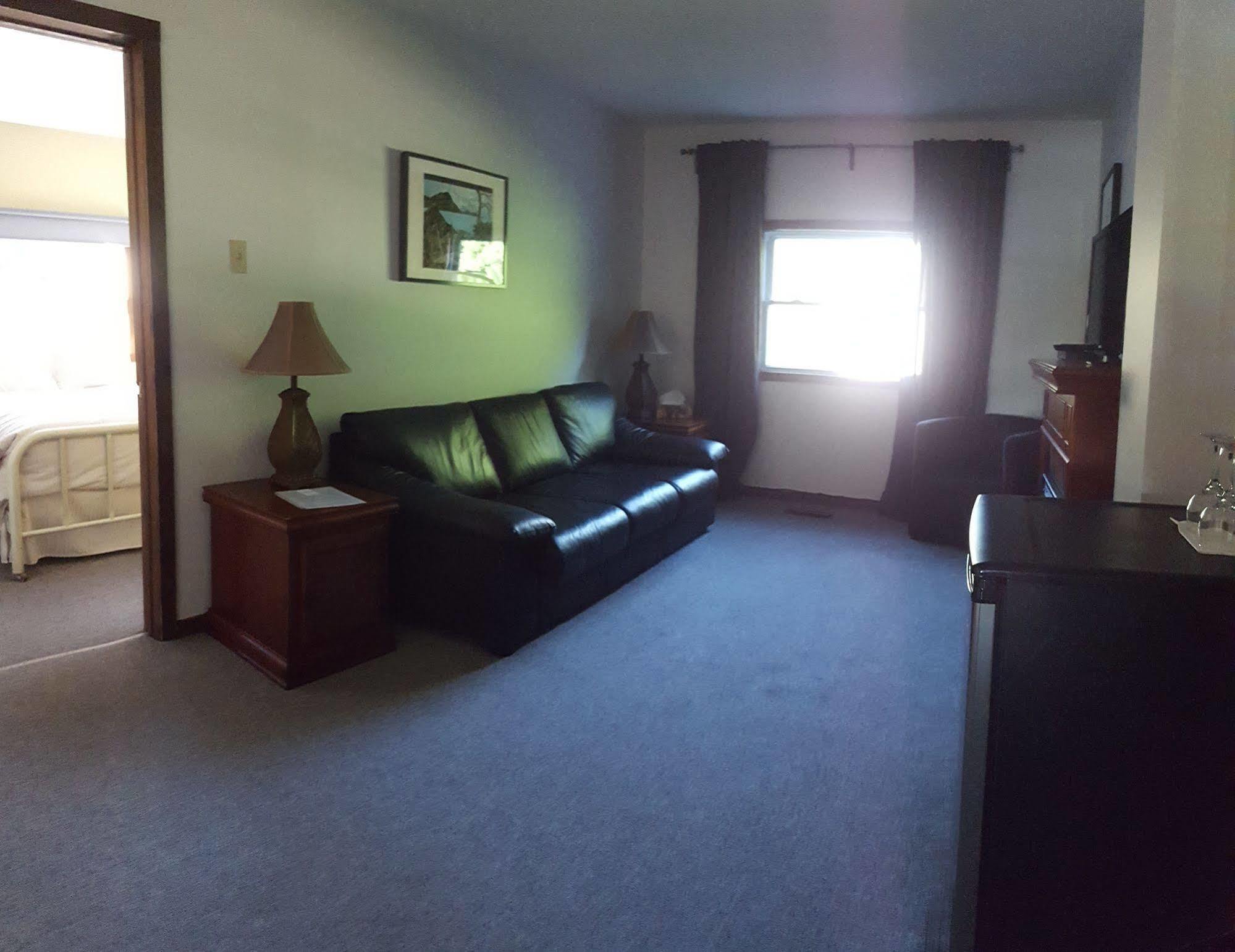 Oakview Lodge & Marina Algonquin Highlands Екстериор снимка