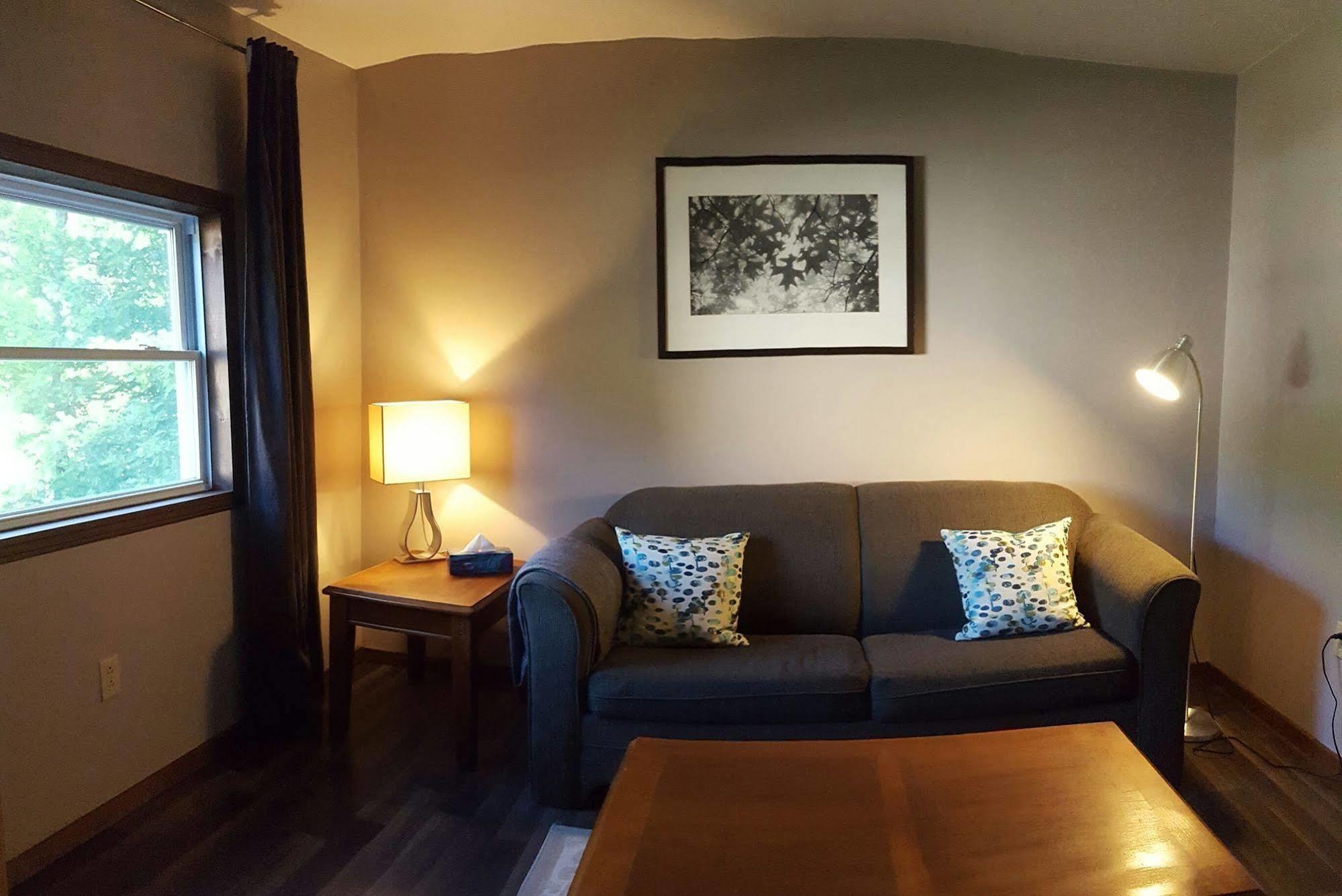Oakview Lodge & Marina Algonquin Highlands Екстериор снимка