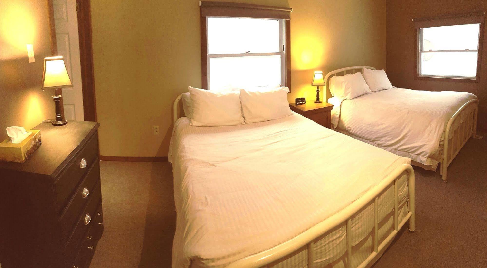 Oakview Lodge & Marina Algonquin Highlands Екстериор снимка